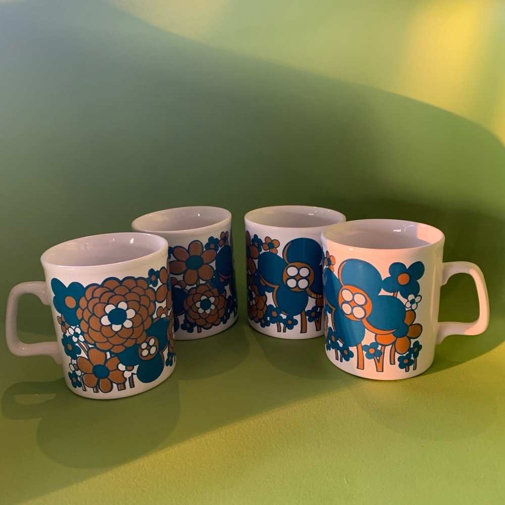 Vintage 60s 70s psychedelic flower power mugs
